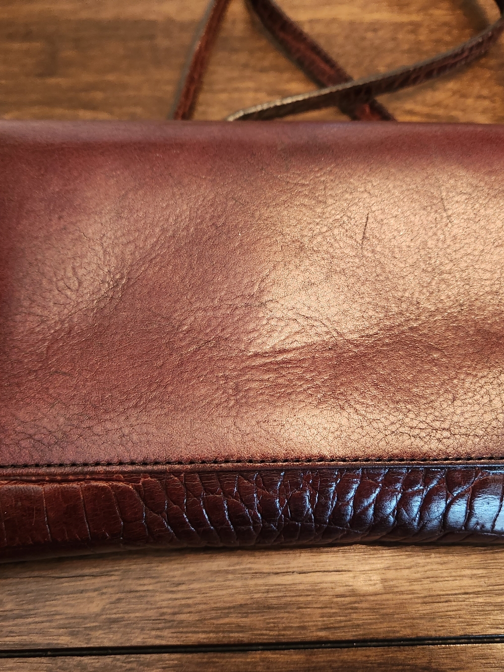 Brighton Brown Croc-Embossed Leather Crossbody Bag with Silver Accent - Picture 7 of 12